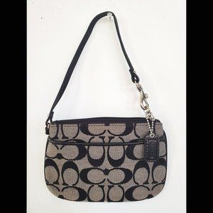 Coach Series F45659 Signature Wristlet